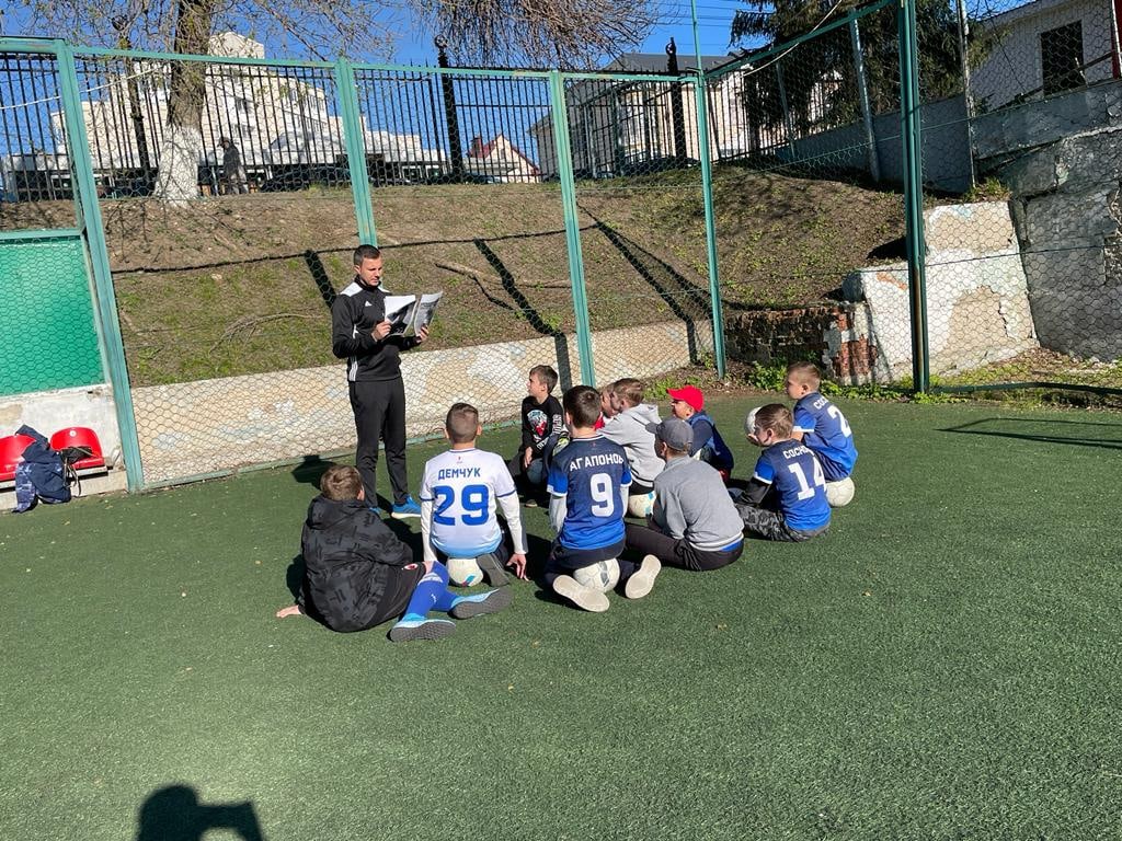 Спортивная школа 1 тамбов. МАУ до ДЮСШ по футболу Виктория. ДЮСША номер 6 Сочи. Караганда ДЮСША В 21 микрорайоне. ДЮСША номер 6 Сочи преподаватели.